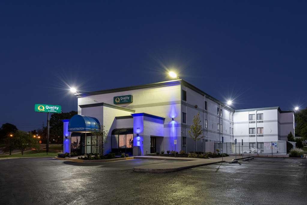 Quality Inn Merriam Kansas City Exterior photo